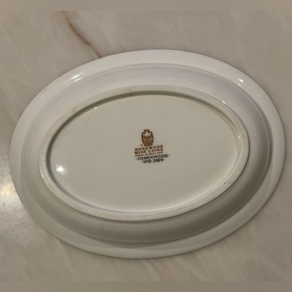 Wedgwood Bone China Made in England Pattern Name Charnwood 10” Vegetable Bowl - Picture 2 of 12